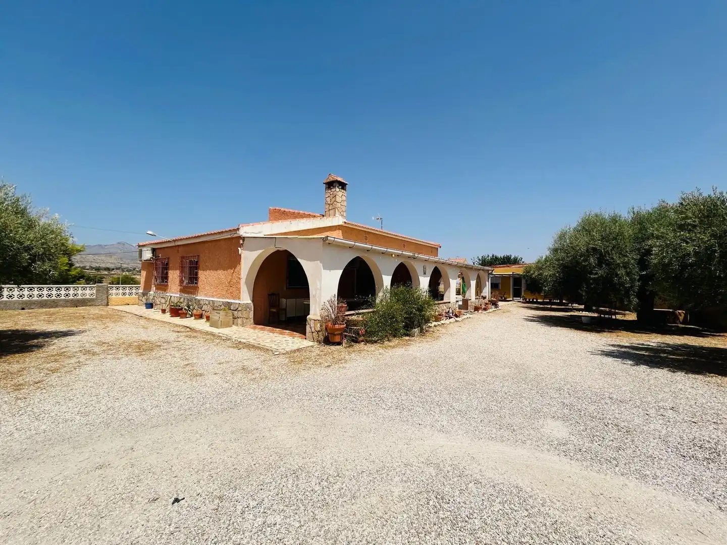 Vista exterior de Casa o xalet en venda en Alicante / Alacant amb Aire condicionat, Calefacció i Jardí privat