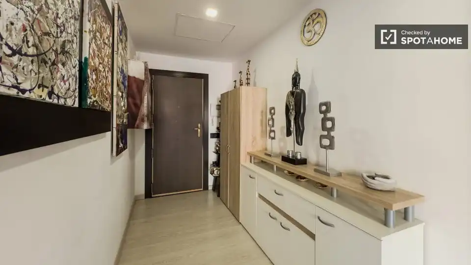 Flat for share in Barcelona  with Air Conditioner, Heating and Furnished
