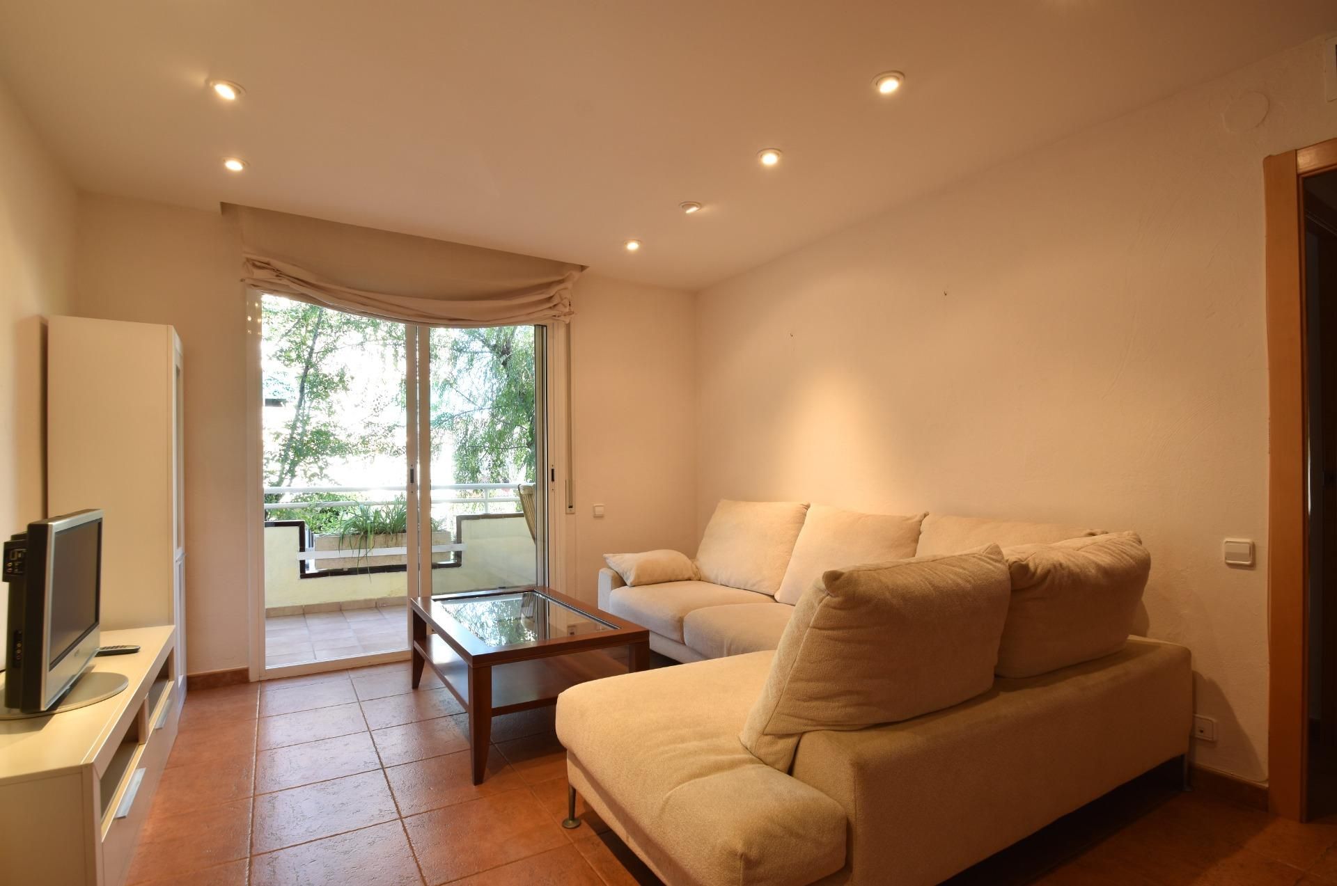 Living room of Flat for sale in Vilanova i la Geltrú  with Air Conditioner, Terrace and Balcony