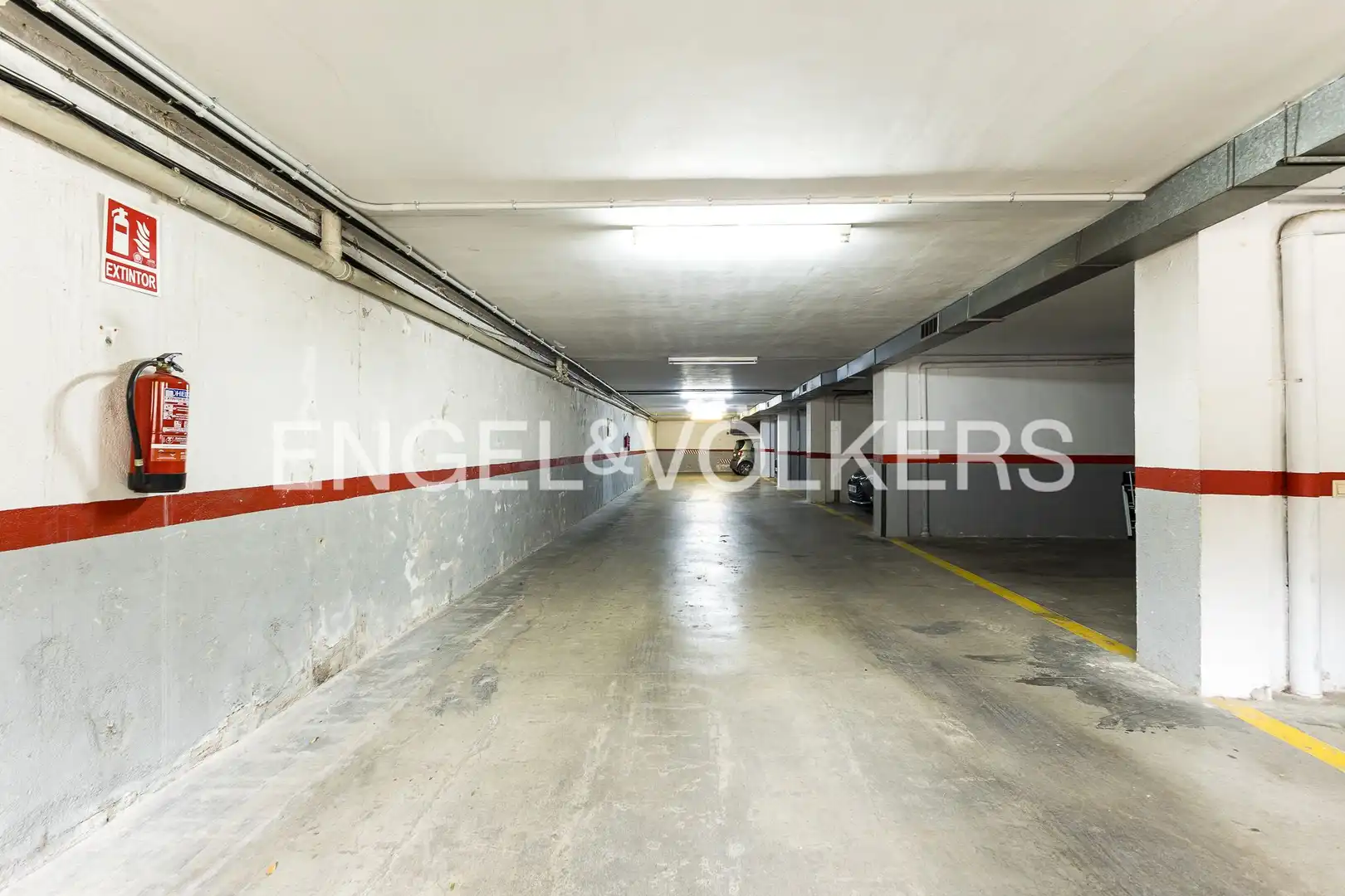 Parking of Houses for sale in Sant Cugat del Vallès  with Air Conditioner, Heating and Private garden