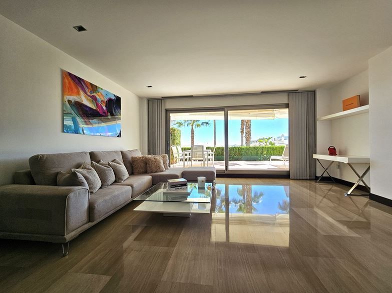 Living room of Apartment for sale in Benahavís  with Air Conditioner, Terrace and Furnished