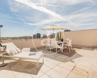 Terrassa de Àtic en venda en  Madrid Capital amb Aire condicionat, Calefacció i Jardí privat