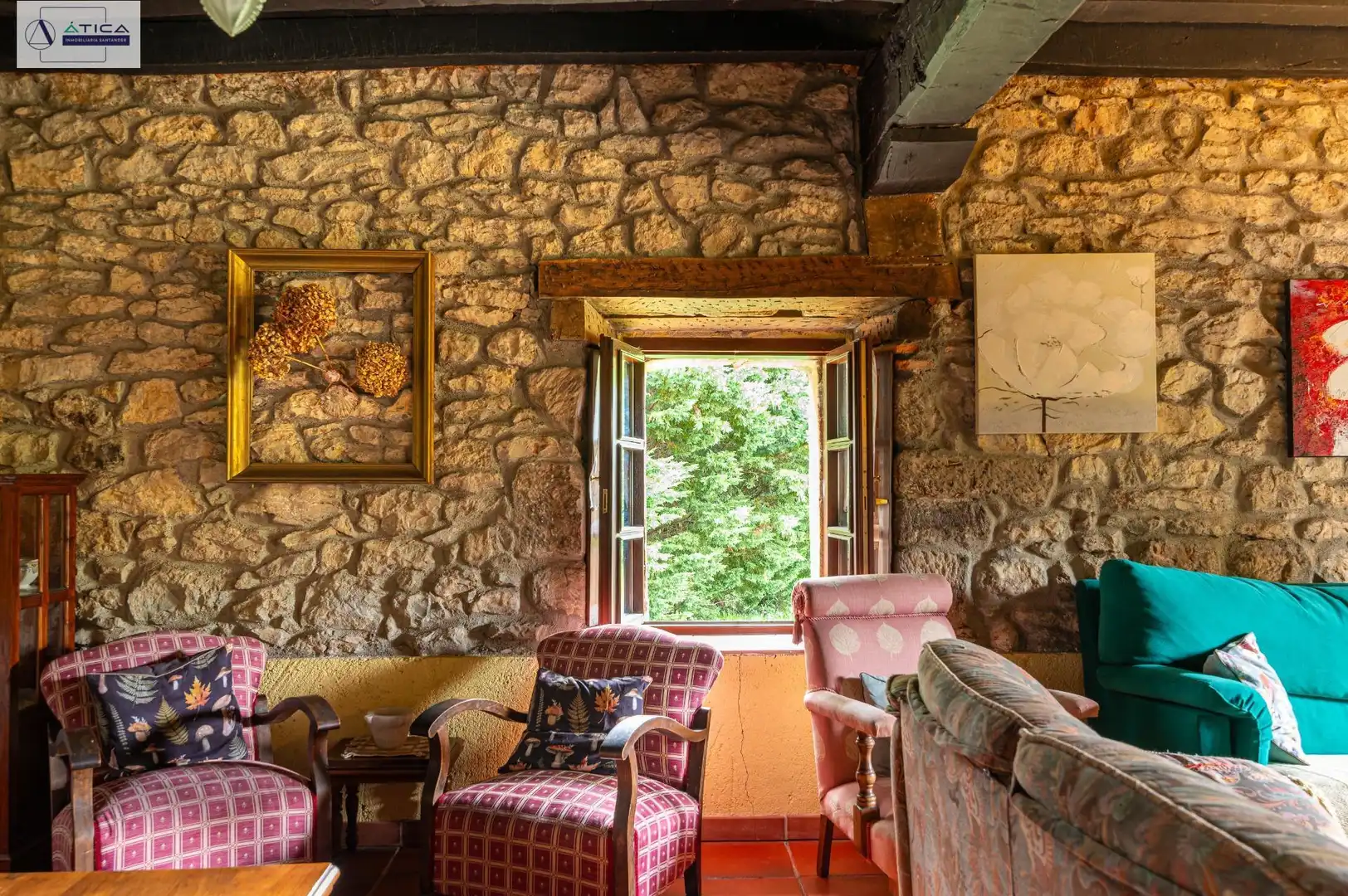 Sala d'estar de Edifici en venda en Valle de Valdebezana