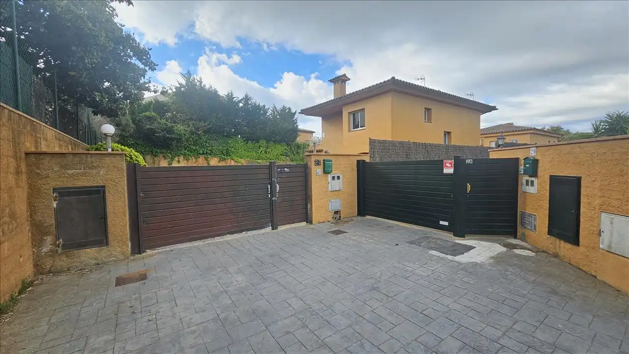 Vista exterior de Apartamento en venta en Lloret de Mar con Aire acondicionado, Calefacción y Jardín privado