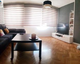 Living room of Apartment for sale in Valladolid Capital  with Heating, Private garden and Storage room