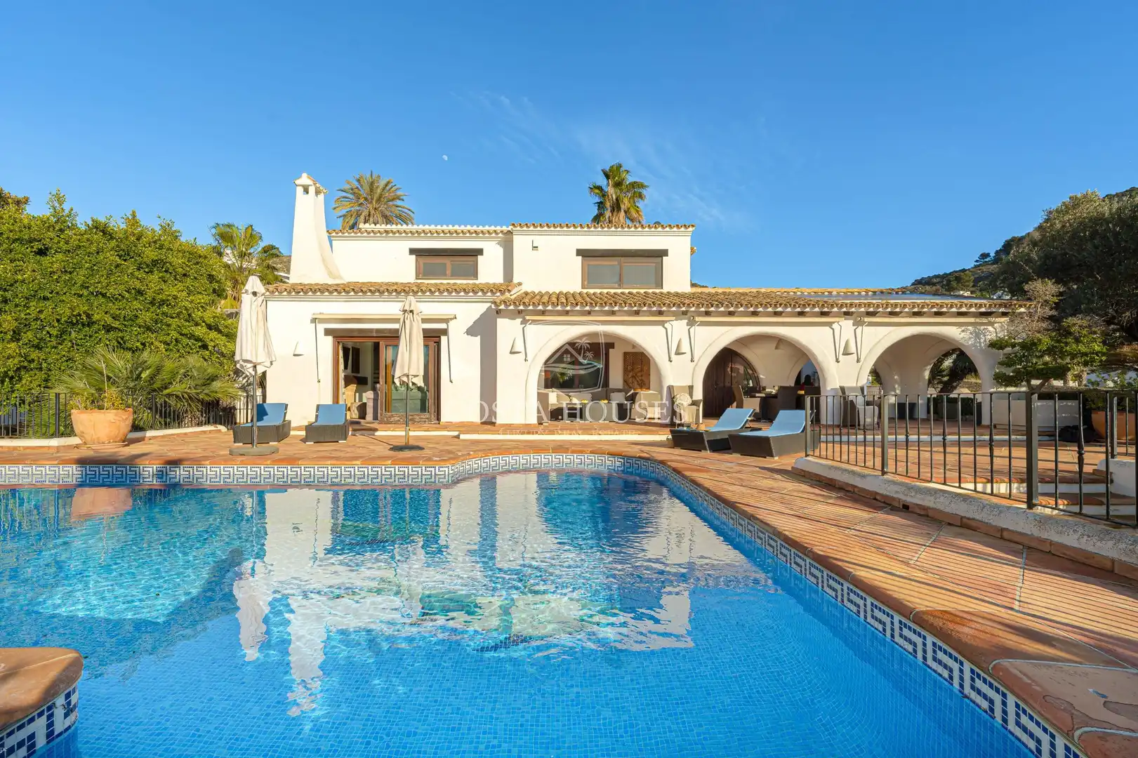 Vista exterior de Casa o xalet en venda en Moraira amb Aire condicionat, Calefacció i Jardí privat