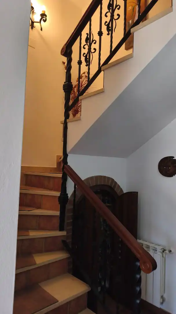 Einfamilien-Reihenhaus zum Verkauf in El Burgo Ranero  mit Heizung, Privatgarten und Parkett