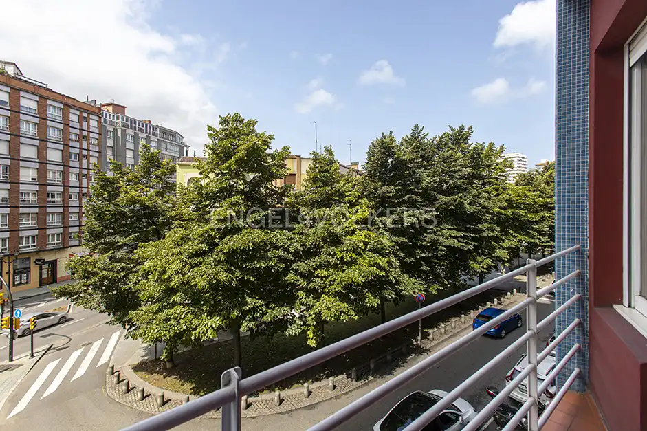 Vista exterior de Piso en venta en Gijón  con Calefacción y Terraza
