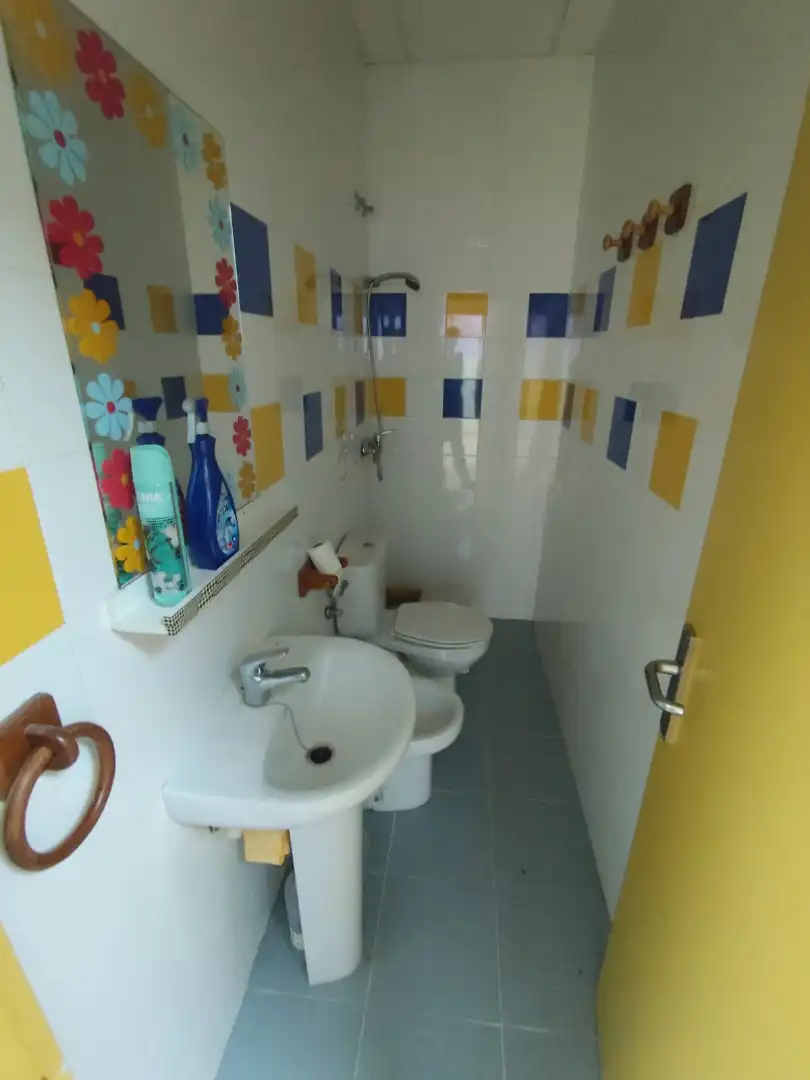 Bany de Local en venda en Valladolid amb Calefacció i Parquet