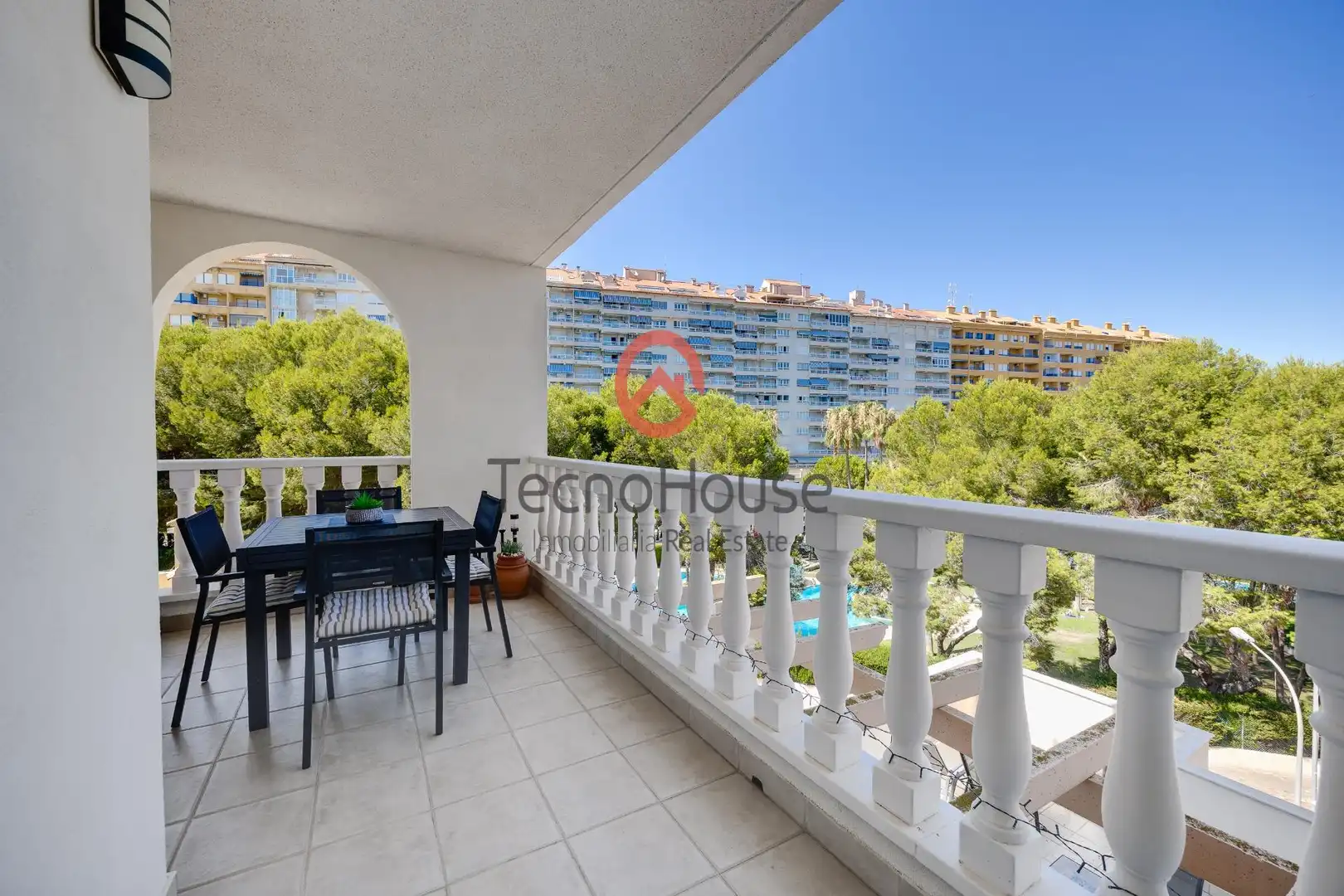 Apartament amb piscina en venda a Calle Calle Samaniego, imagen 2