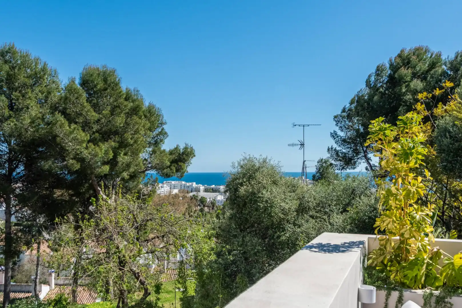 Vista exterior de Casa adosada en venta en Marbella con Aire acondicionado, Jardín privado y Terraza