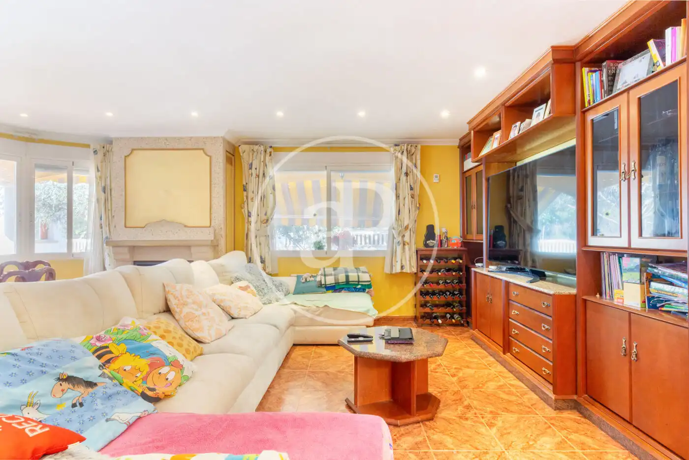 Sala de estar de Casa o chalet en venta en Serra con Aire acondicionado, Calefacción y Jardín privado