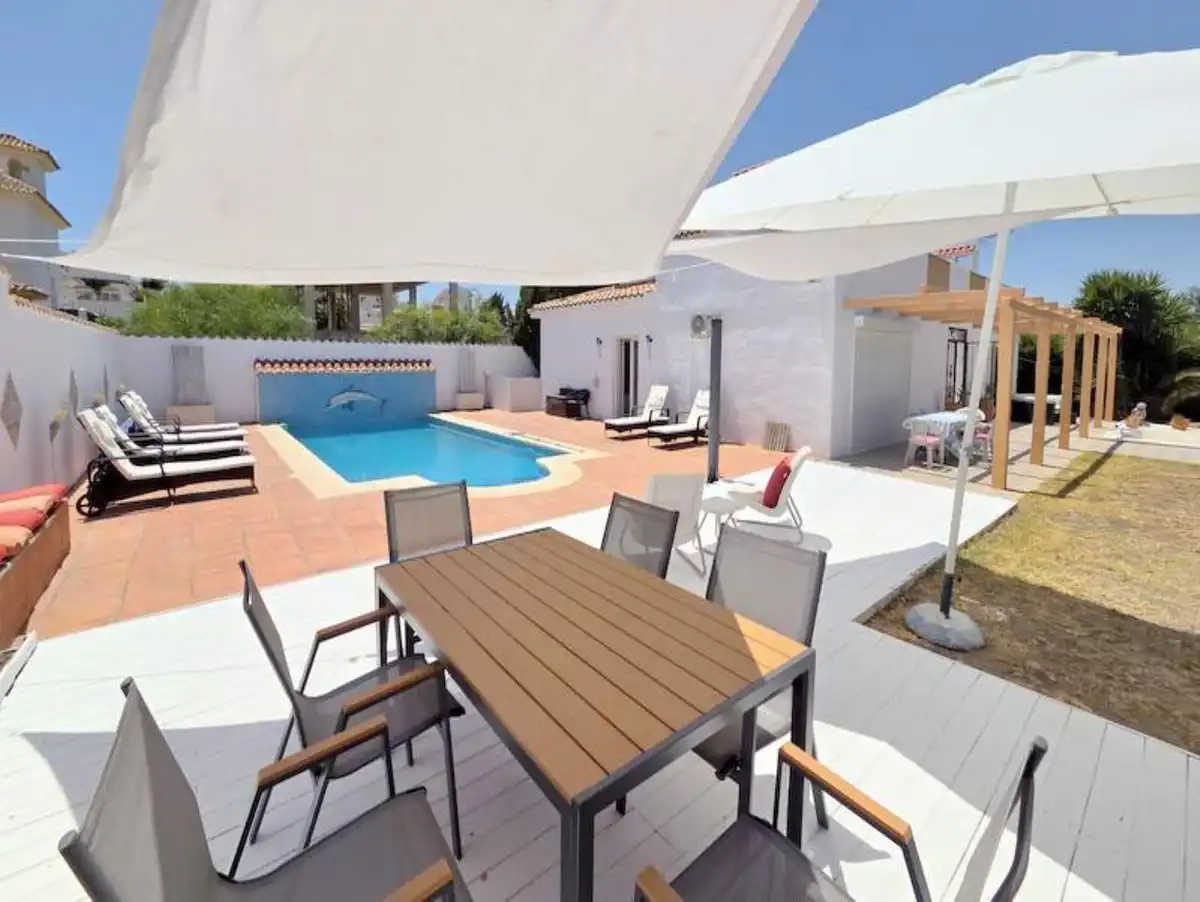 Terrassa de Casa o xalet en venda en Manilva amb Aire condicionat