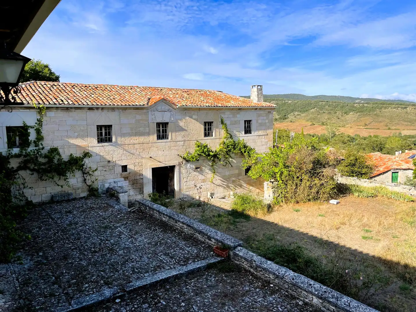 Vista exterior de Casa o xalet en venda en Villarcayo de Merindad de Castilla la Vieja amb Jardí privat i Terrassa