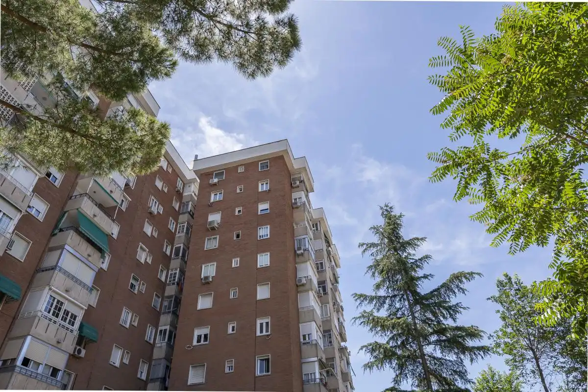 Vista exterior de Piso en venta en Madrid con Calefacción, Jardín privado y Terraza