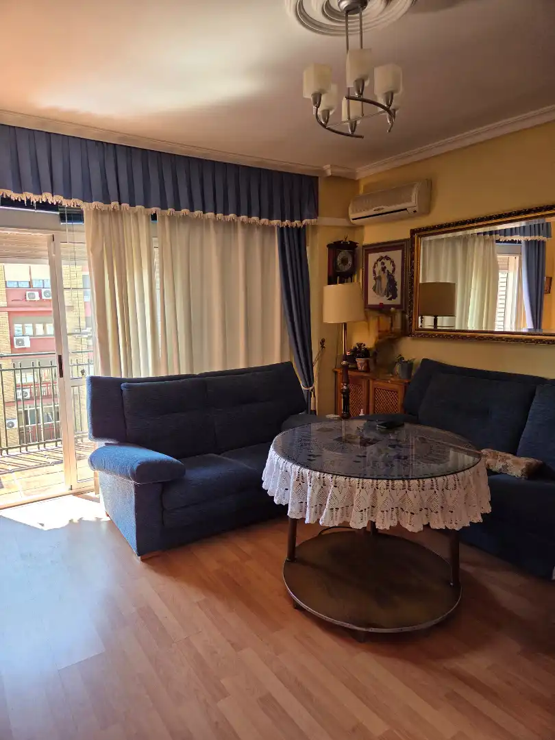 Sala de estar de Piso en venta en Badajoz con Aire acondicionado, Parquet y Terraza