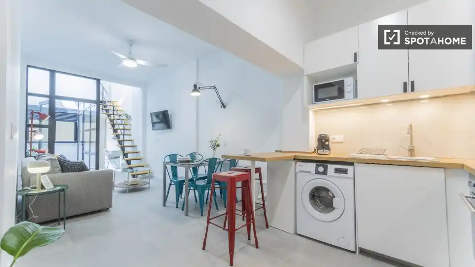 Kitchen of Flat for rent in Valencia  with Air Conditioner, Heating and Furnished