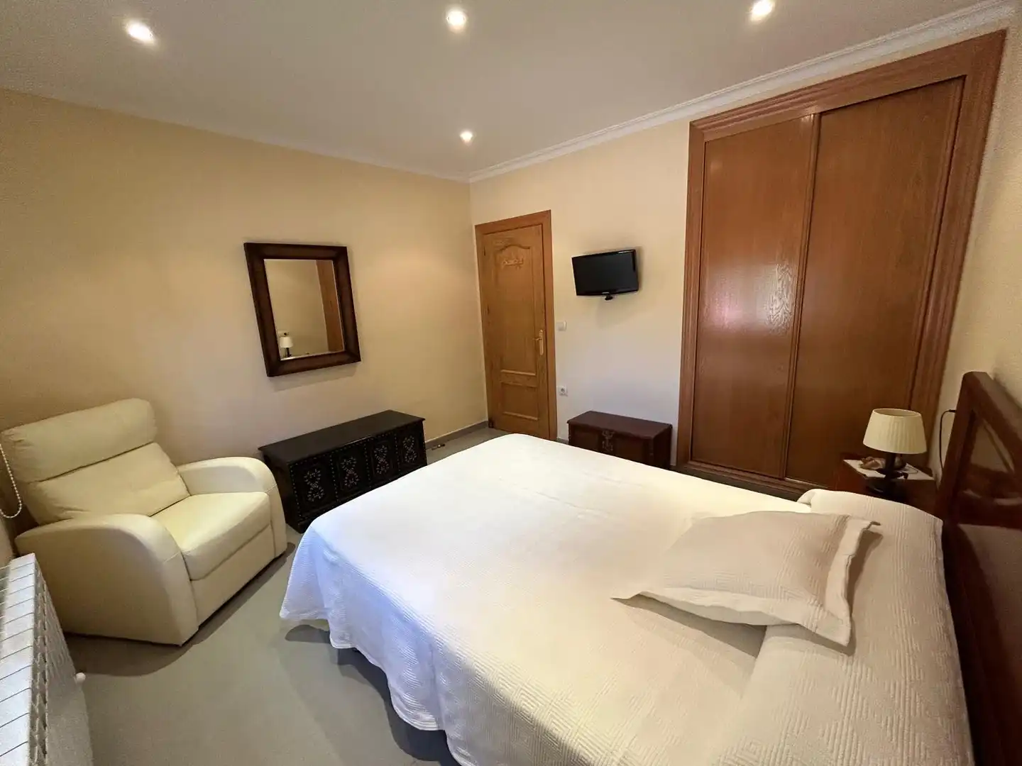 Bedroom of Houses for sale in Alcolea de Calatrava  with Air Conditioner, Heating and Terrace