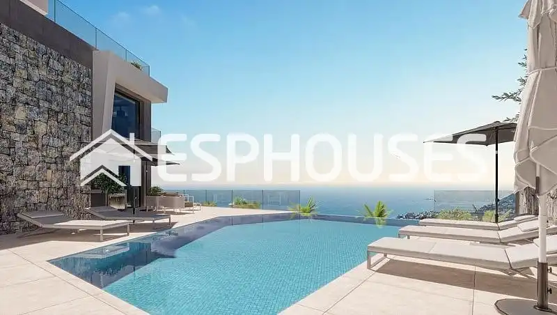 Detached house with terrace for sale in Oltamar - Cucarres