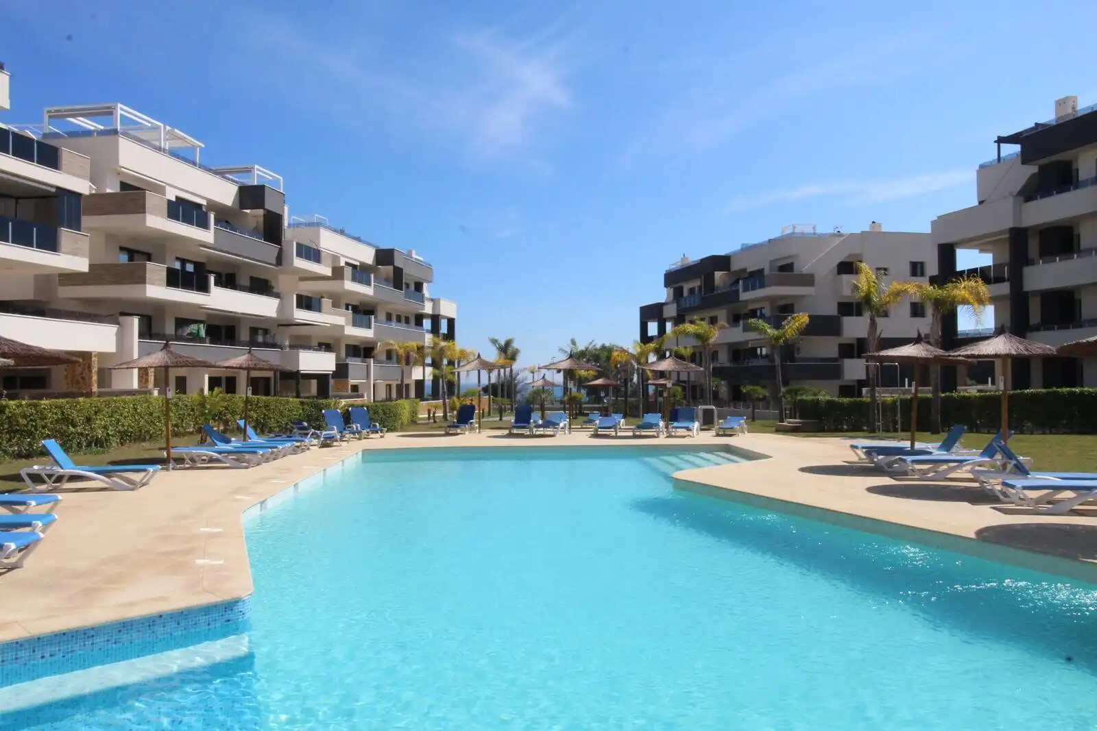 Apartamento con jardín en venta en Orihuela Costa