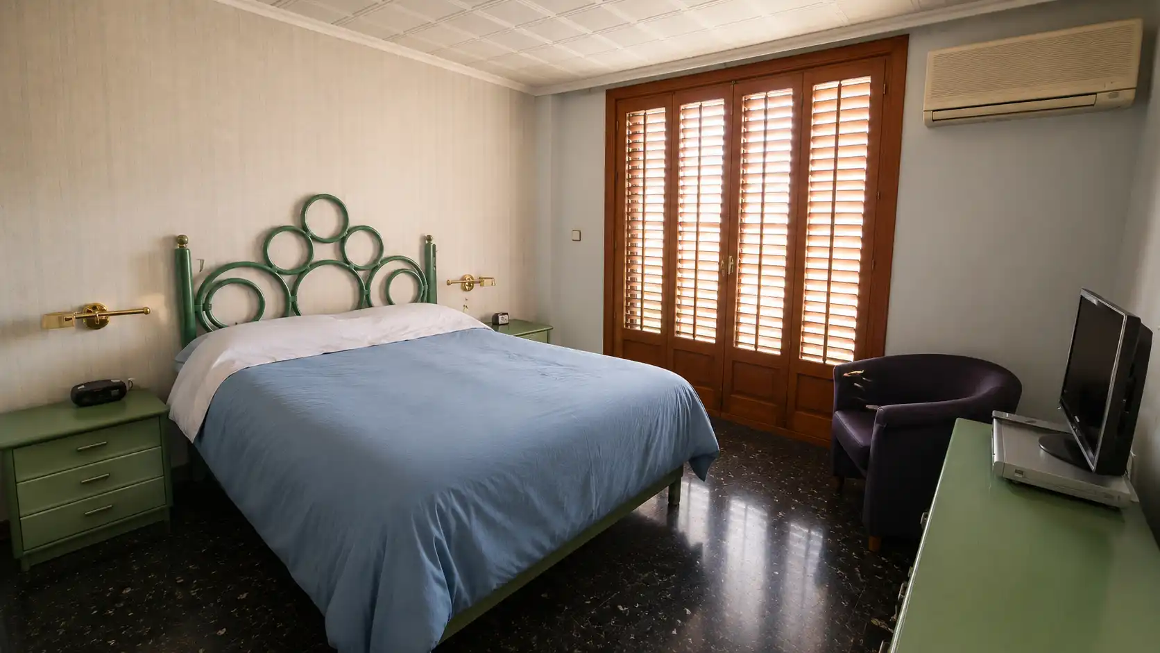 Schlafzimmer von Einfamilien-Reihenhaus zum Verkauf in Manises mit Klimaanlage, Heizung und Terrasse
