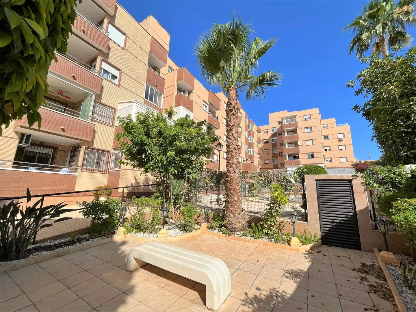 Exterior view of Flat for sale in Roquetas de Mar  with Air Conditioner, Heating and Terrace