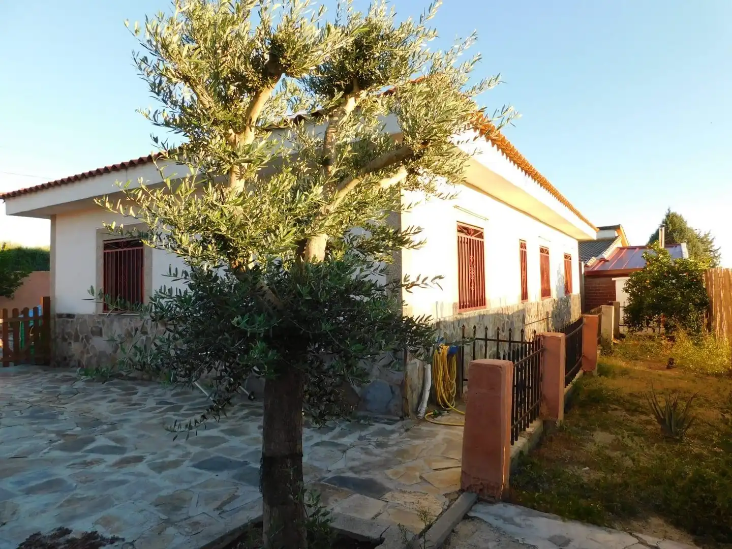 Vista exterior de Casa o chalet en venta en Palomeque con Aire acondicionado, Calefacción y Jardín privado