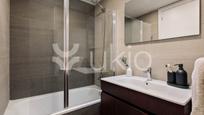 Bany de Apartament de lloguer en  Barcelona Capital amb Aire condicionat, Calefacció i Terrassa