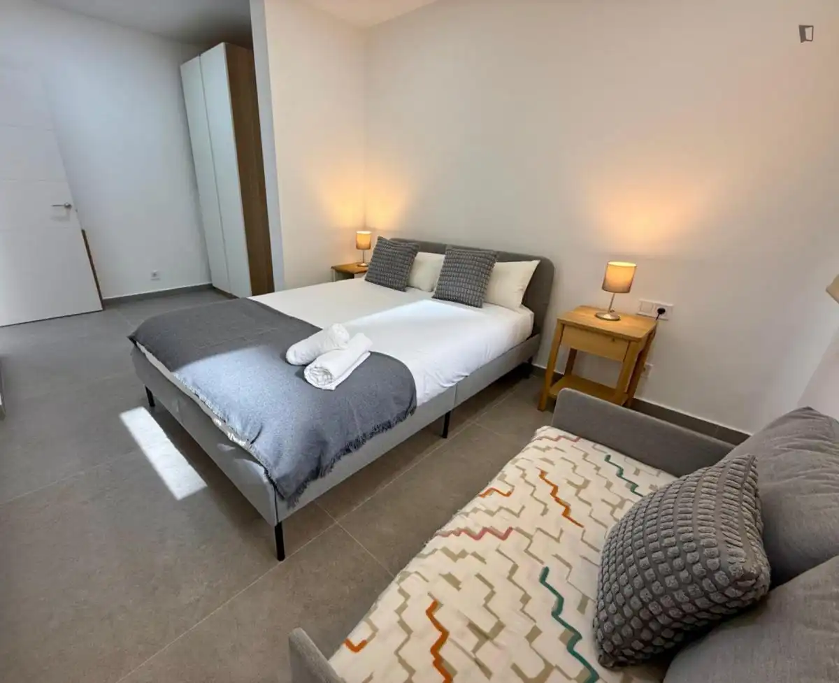 Habitación de Apartamento de alquiler en Barcelona con Aire acondicionado, Calefacción y Amueblado