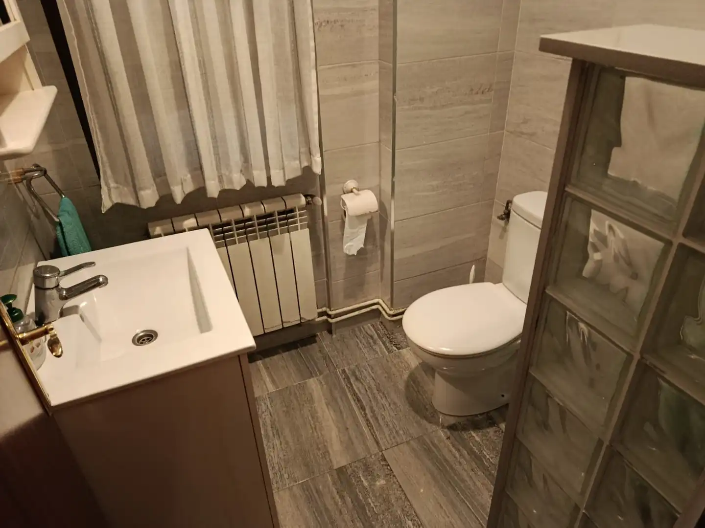 Badezimmer von Wohnung zum Verkauf in El Astillero   mit Heizung, Möbliert und Ofen