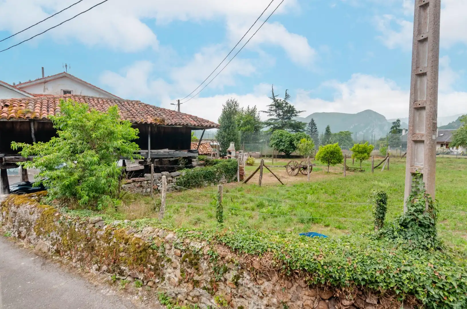 Jardí de Casa o xalet en venda en Oviedo  amb Calefacció, Jardí privat i Terrassa