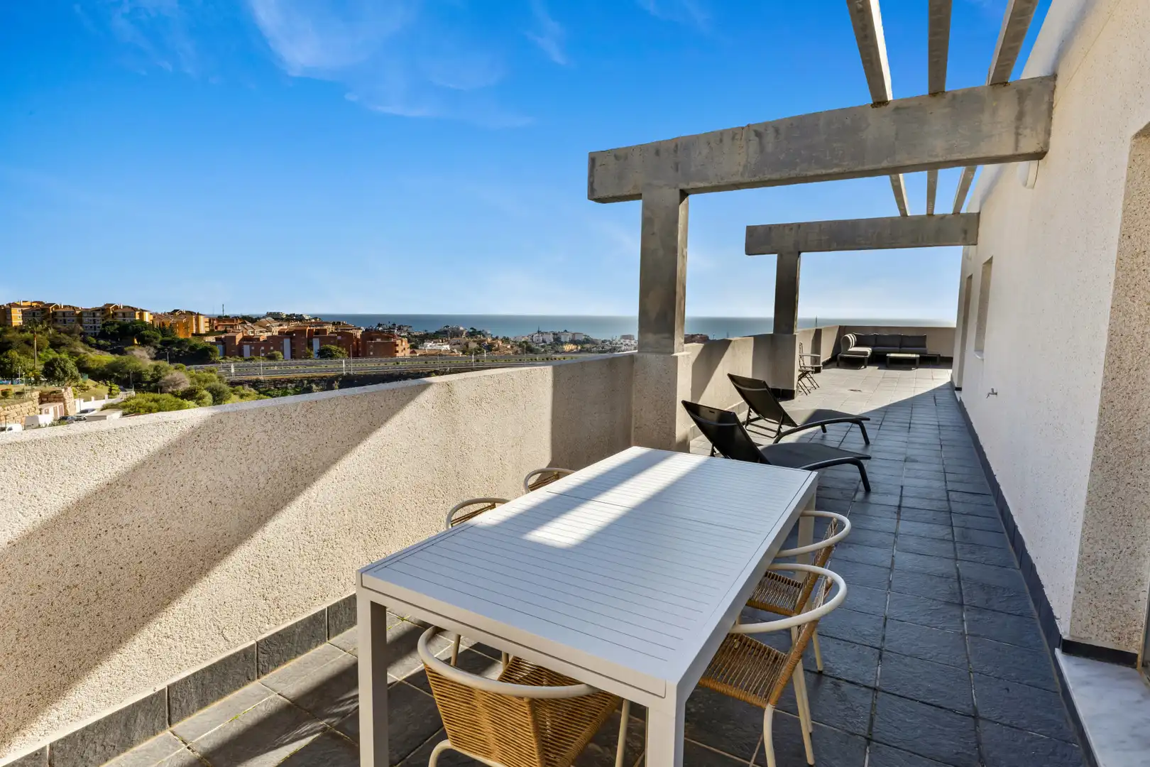 Terrasse von Dachboden zum Verkauf in Mijas mit Klimaanlage, Heizung und Terrasse