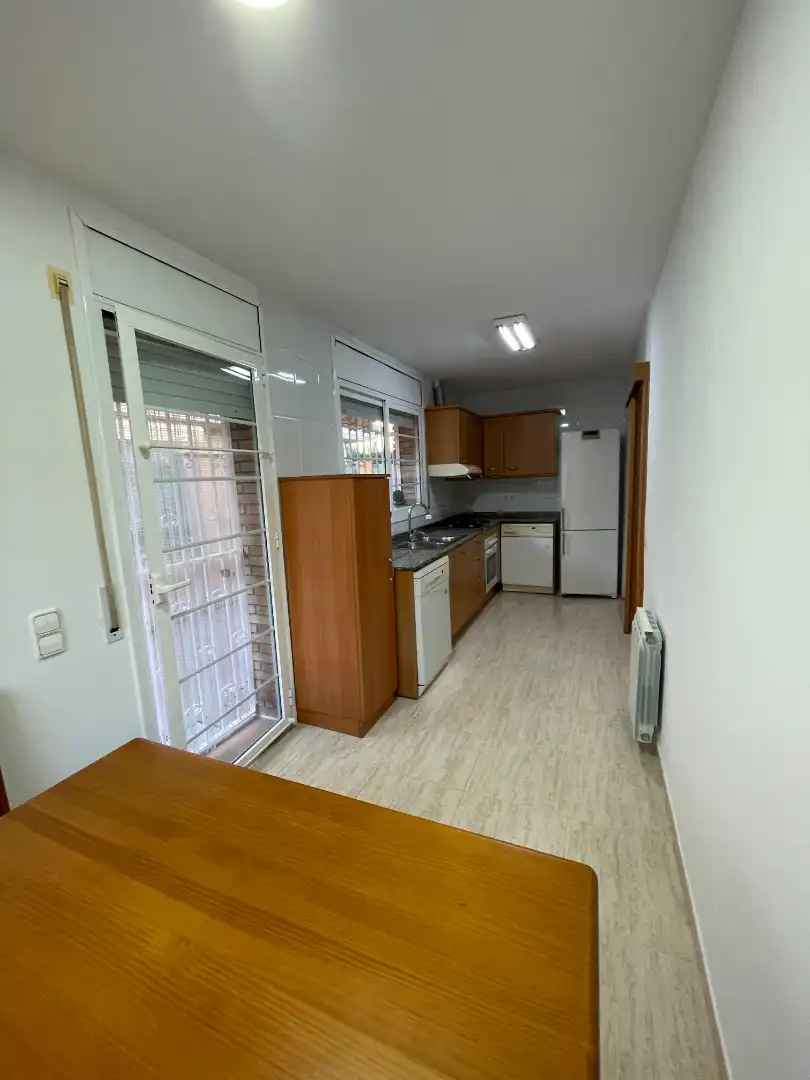 Semi-detached house with terrace for sale in Carrer de Pere Vergés 29, imagen 5