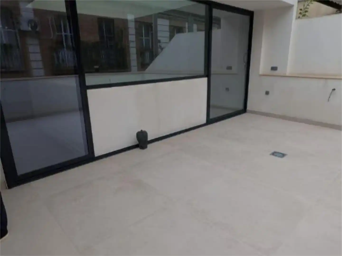 Terrasse von Wohnung zum Verkauf in  Sevilla Capital mit Klimaanlage, Schwimmbad und Balkon
