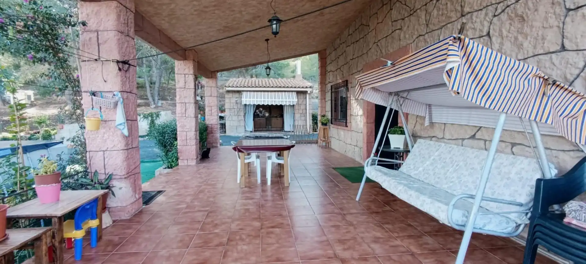 Terrasse von Haus oder Chalet zum Verkauf in Hondón de las Nieves / El Fondó de les Neus mit Privatgarten, Terrasse und Abstellraum