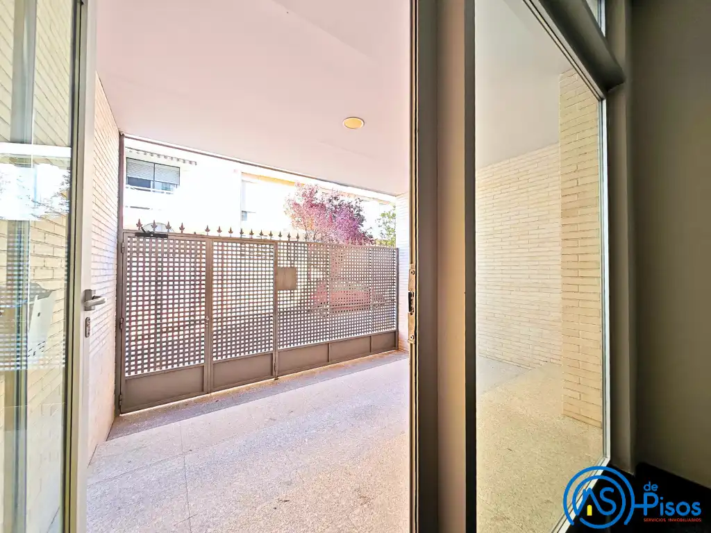 Piso de alquiler en Cadrete con Calefacción, Jardín privado y Parquet