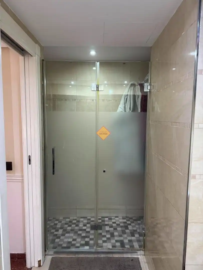 Bathroom of Duplexes for rent in Burjassot  with Air Conditioner and Furnished