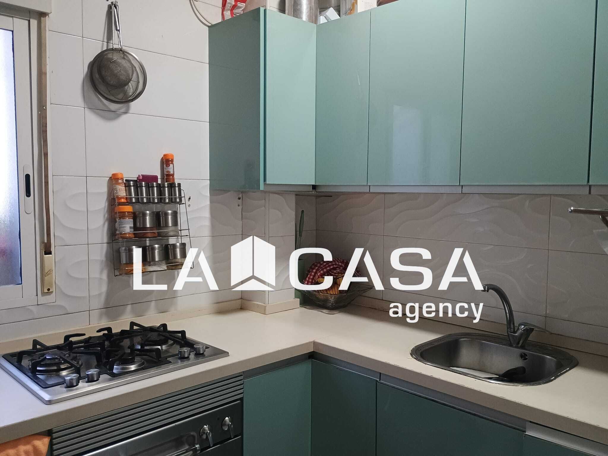 Kitchen of Flat for sale in Algeciras  with Terrace