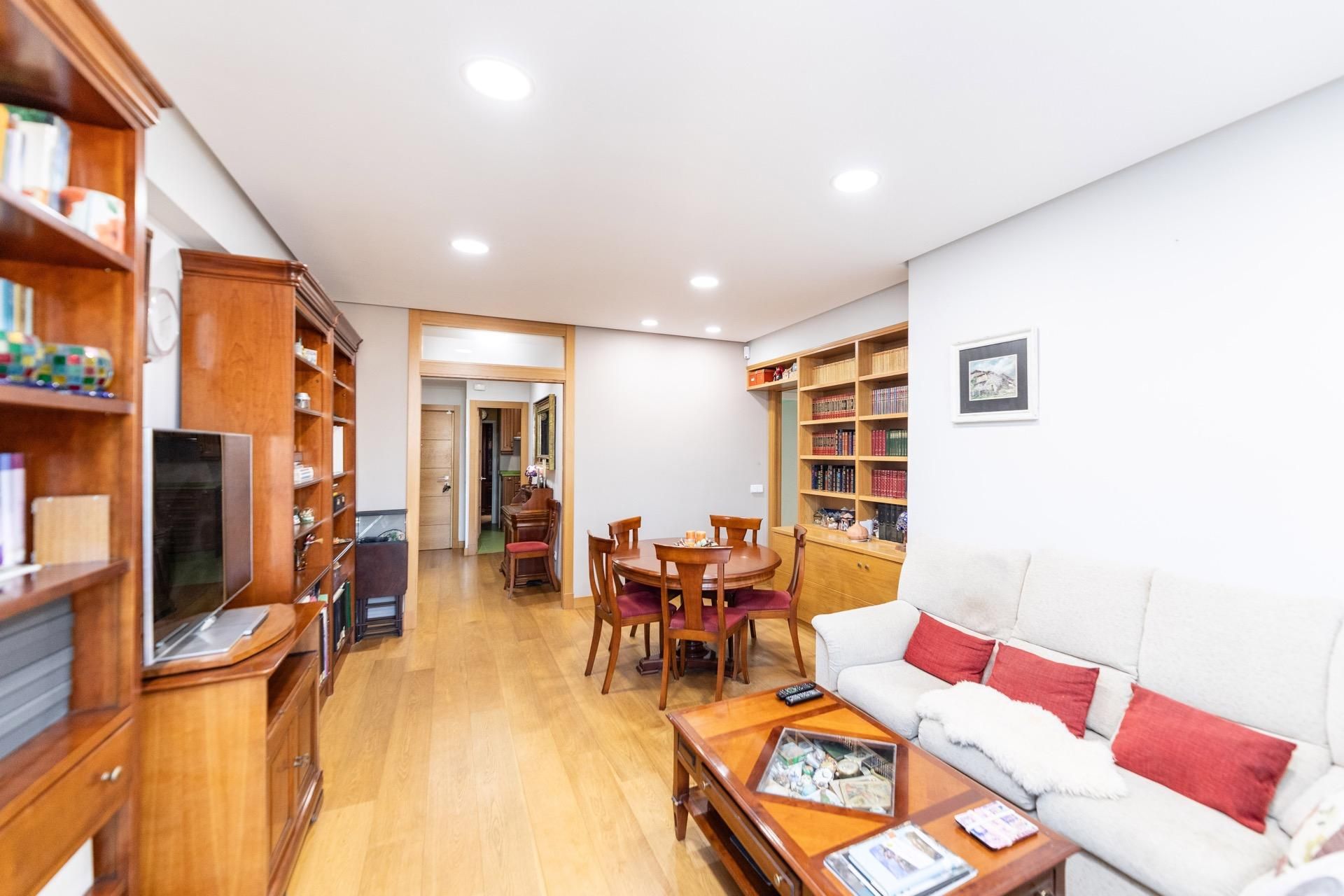 Living room of Flat for sale in  Madrid Capital  with Heating and Terrace