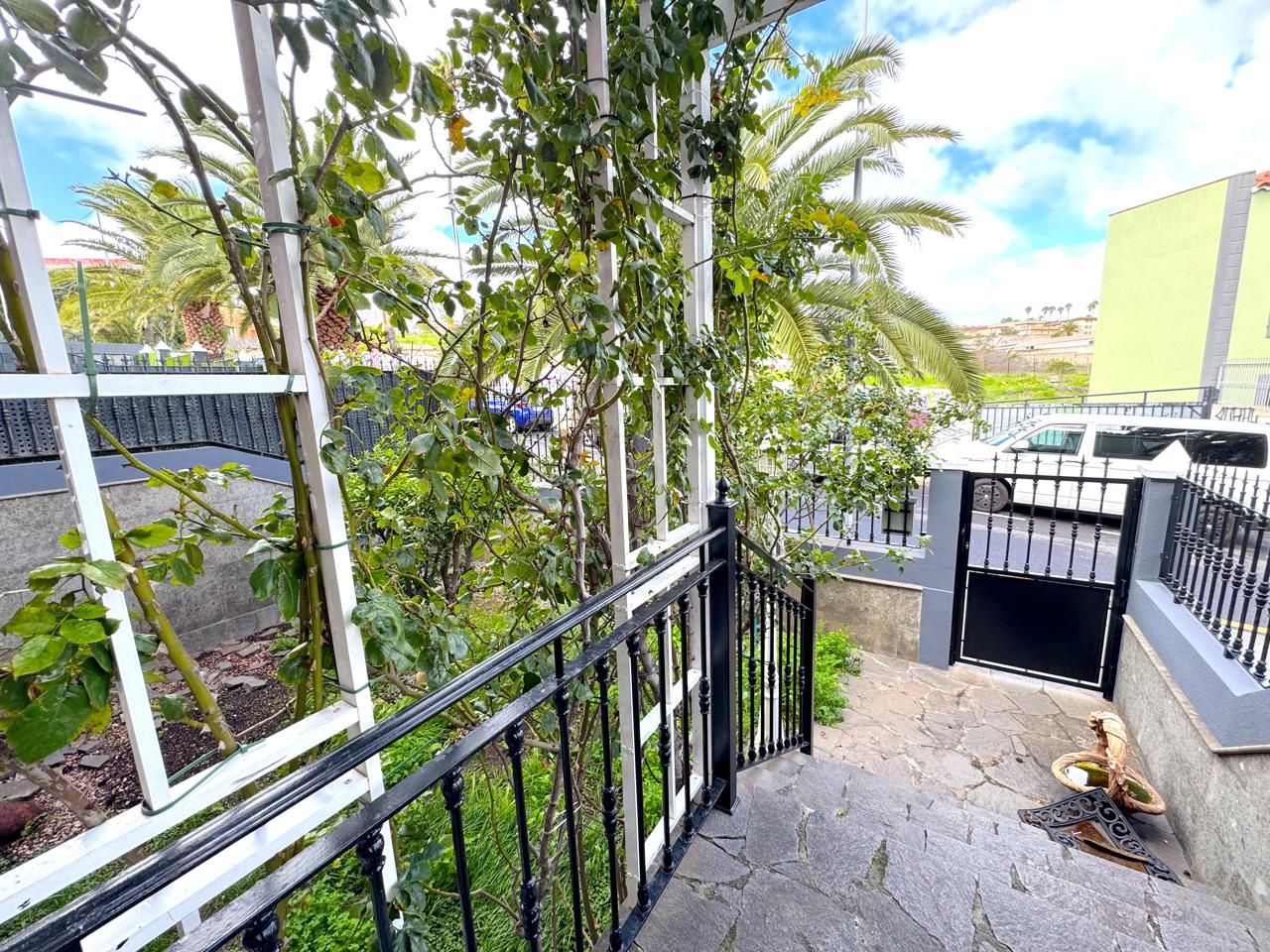 Exterior view of Single-family semi-detached for sale in San Cristóbal de la Laguna  with Private garden and Terrace