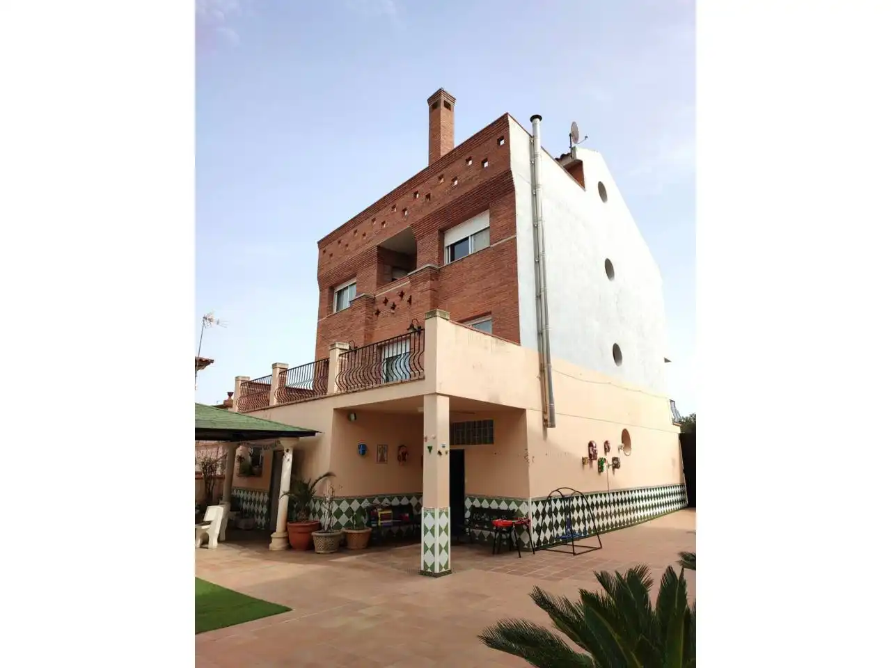 Vista exterior de Casa o xalet en venda en Torrelavit amb Calefacció, Jardí privat i Terrassa