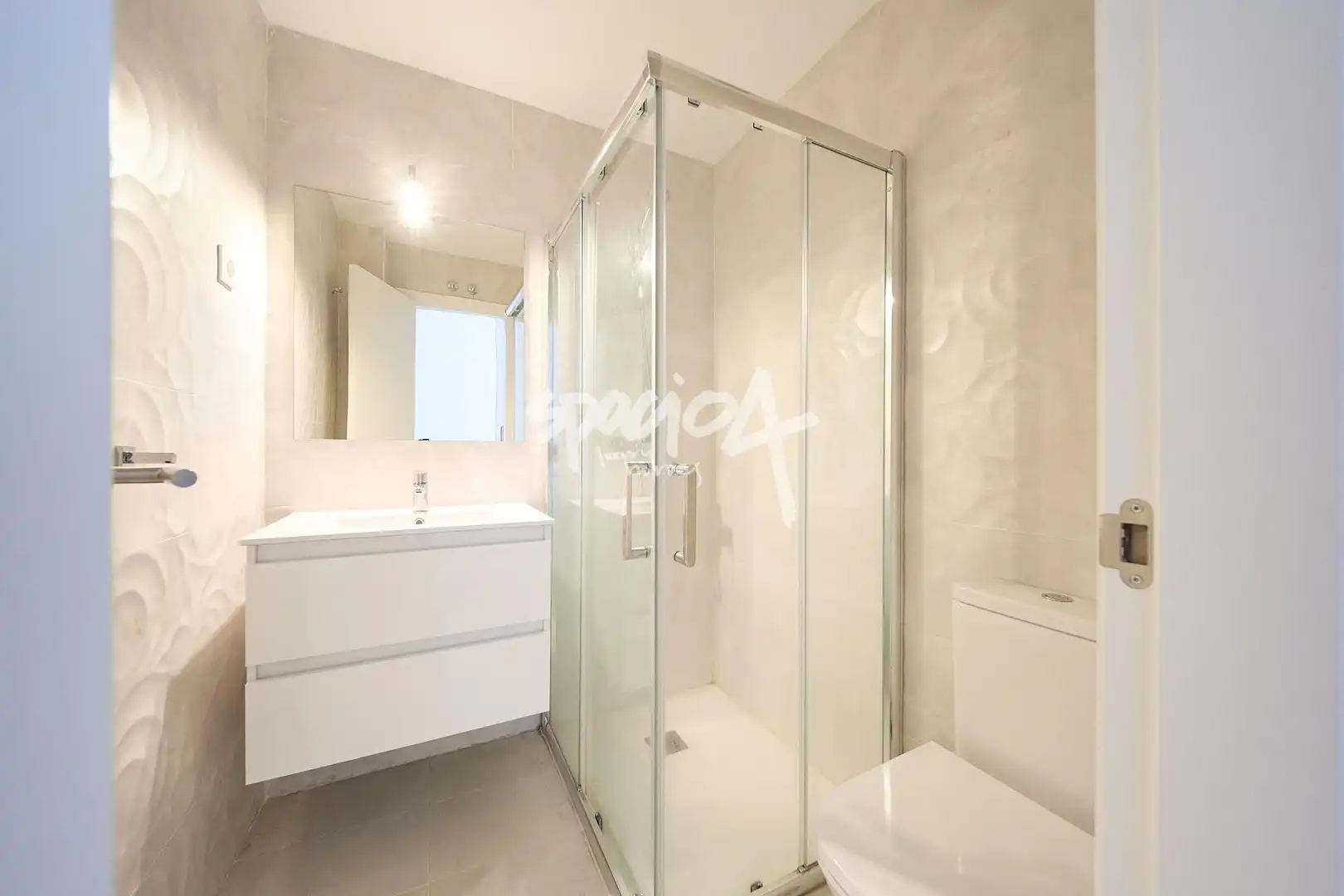 Bany de Apartament en venda en Madrid amb Calefacció i Piscina comunitària