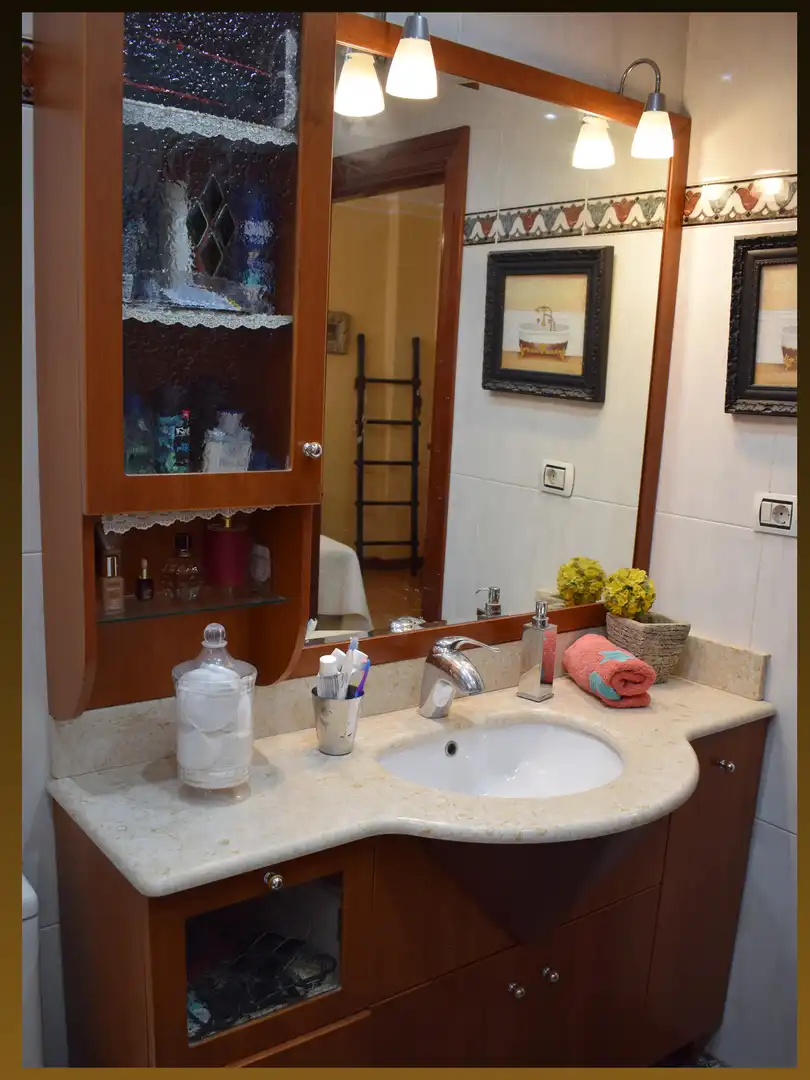 Baño de Casa adosada en venta en Lardero con Aire acondicionado, Calefacción y Terraza