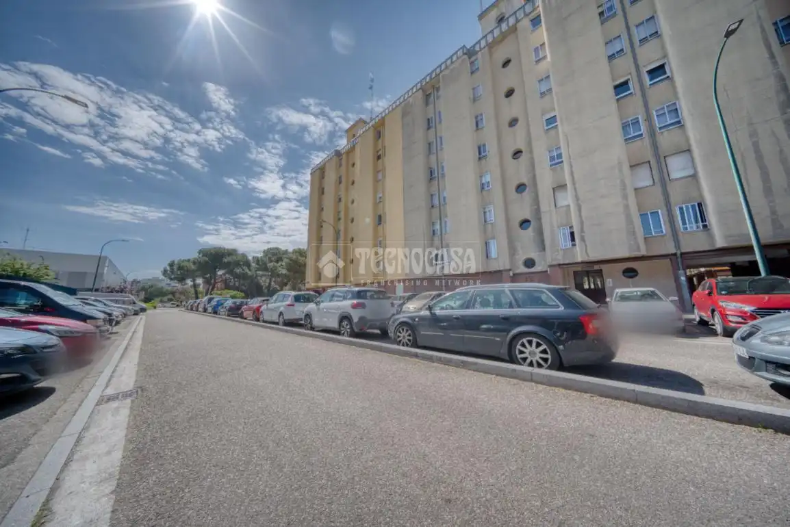 Aparcament de Pis en venda en Valladolid amb Calefacció, Parquet i Terrassa