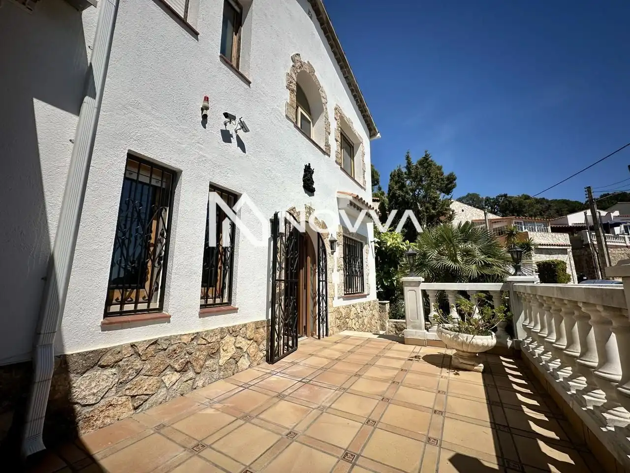 Vista exterior de Casa o xalet en venda en Lloret de Mar amb Jardí privat, Terrassa i Piscina