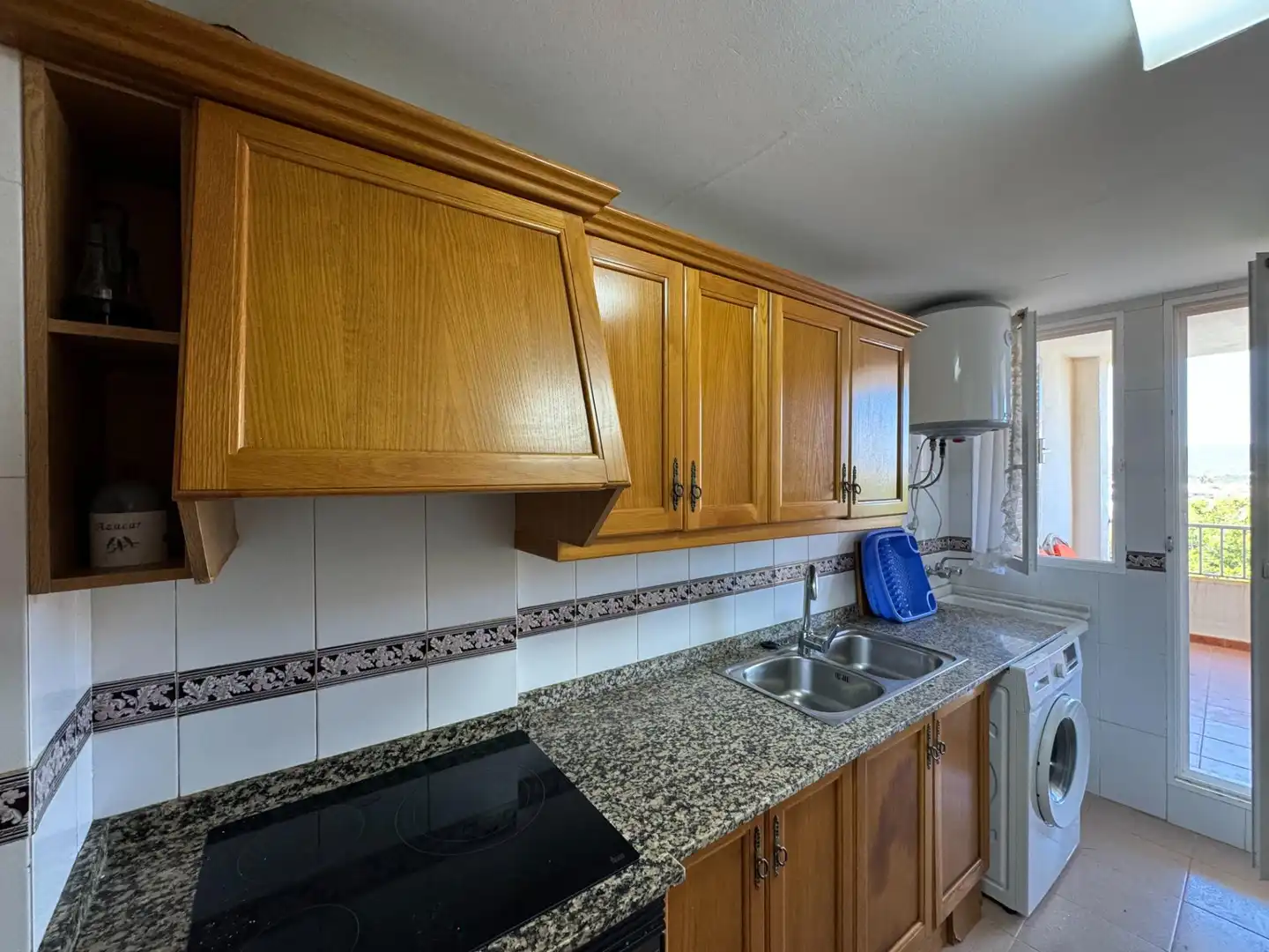 Cuina de Apartament en venda en Oropesa del Mar / Orpesa amb Terrassa, Moblat i Piscina comunitària