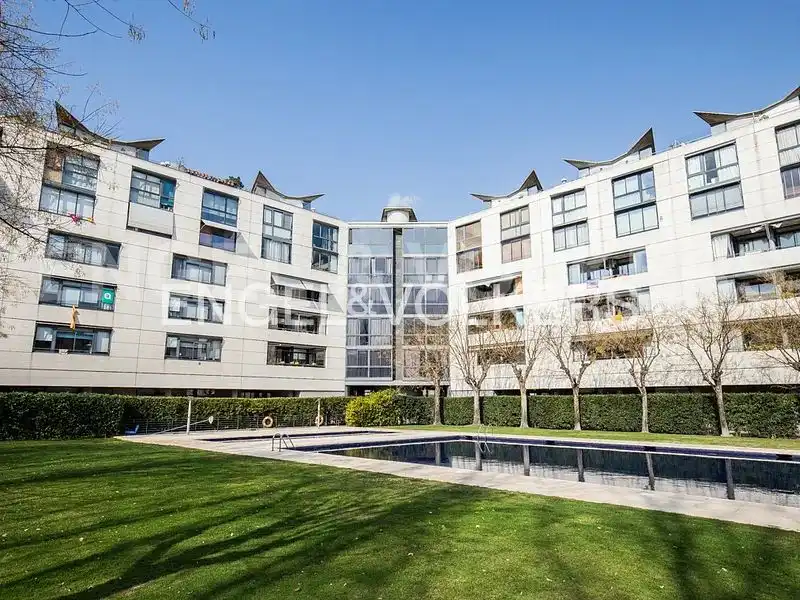 Vista exterior de Piso de alquiler en Barcelona con Aire acondicionado, Calefacción y Parquet