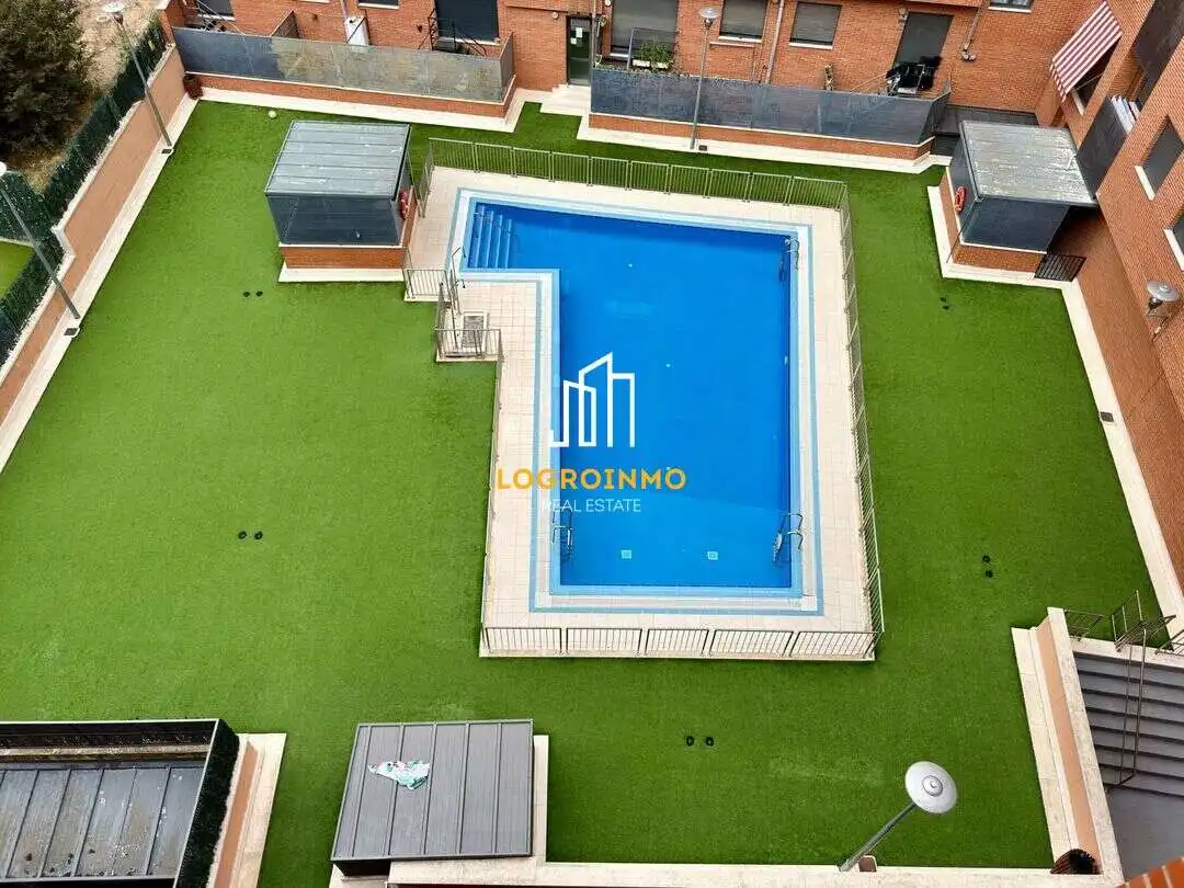 Piscina de Pis en venda en  Logroño amb Aire condicionat, Calefacció i Traster