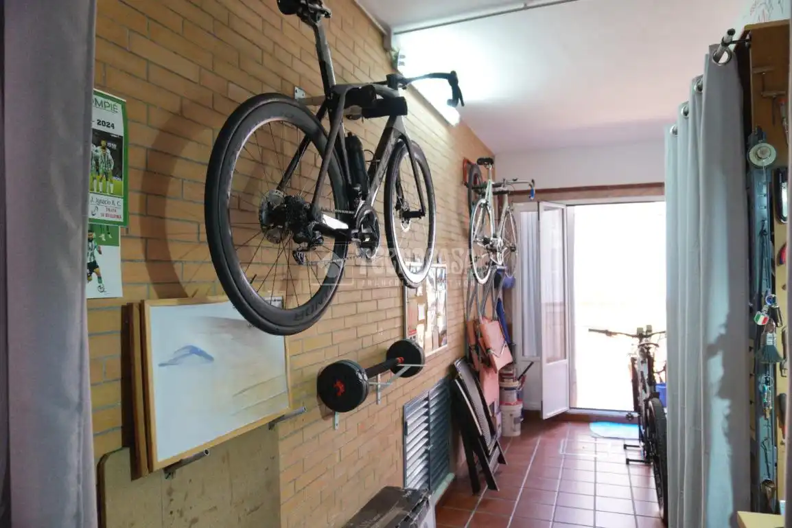 Casa adosada en venda en La Rinconada amb Aire condicionat i Parquet