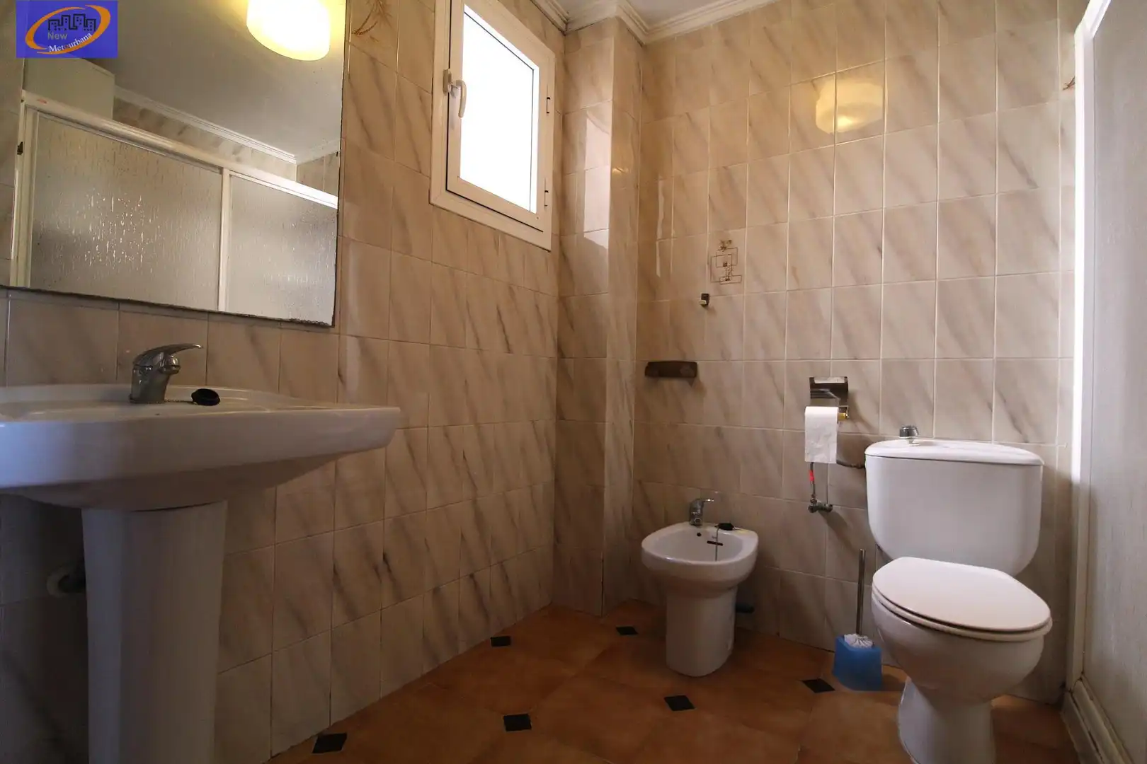 Badezimmer von Wohnung zum Verkauf in Utiel mit Heizung und Balkon